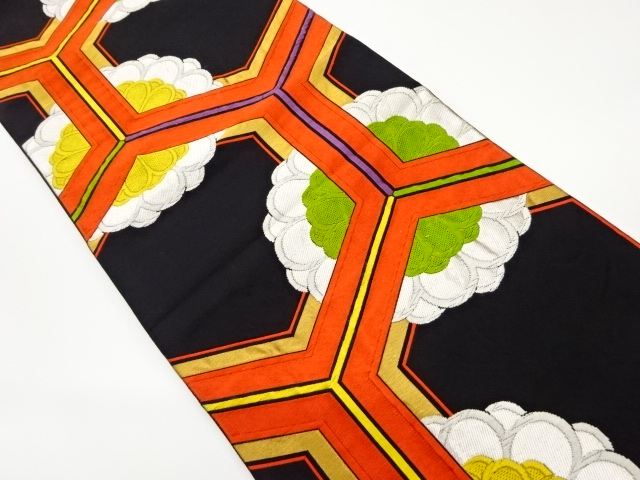 リサイクル　亀甲に菊模様織出し袋帯